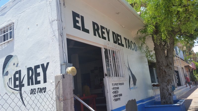 The front of El Rey Del Taco in Loreto, Mexico